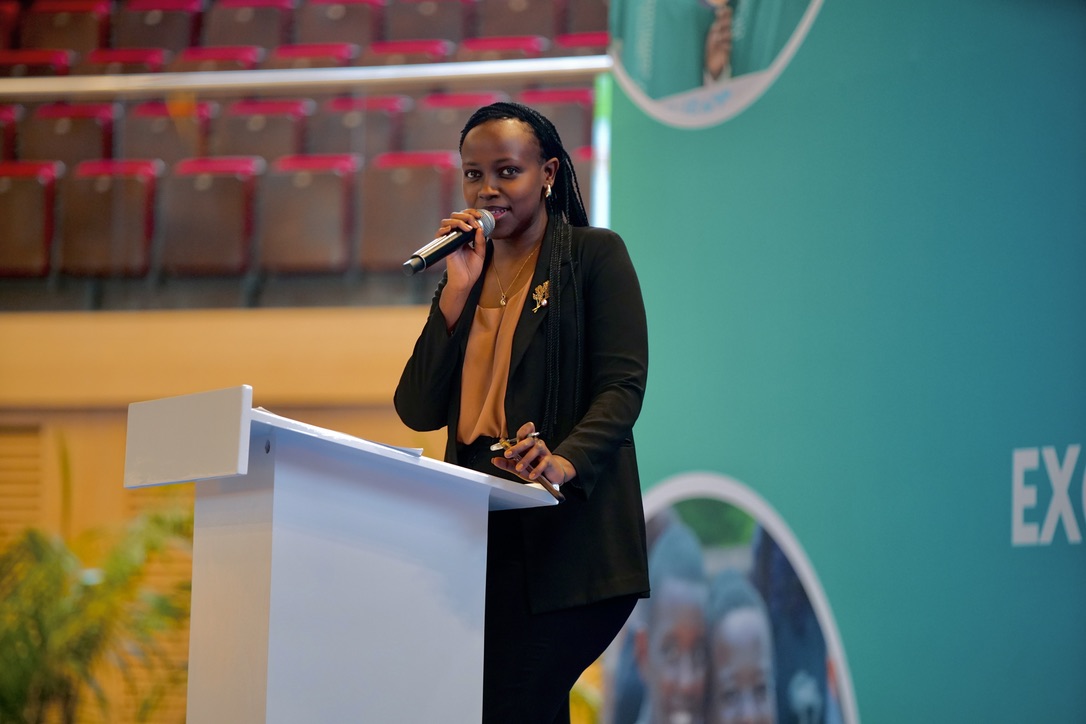 7B9EC570-CCF5-4C62-8CF4-B64DA75D7827_1_105_c