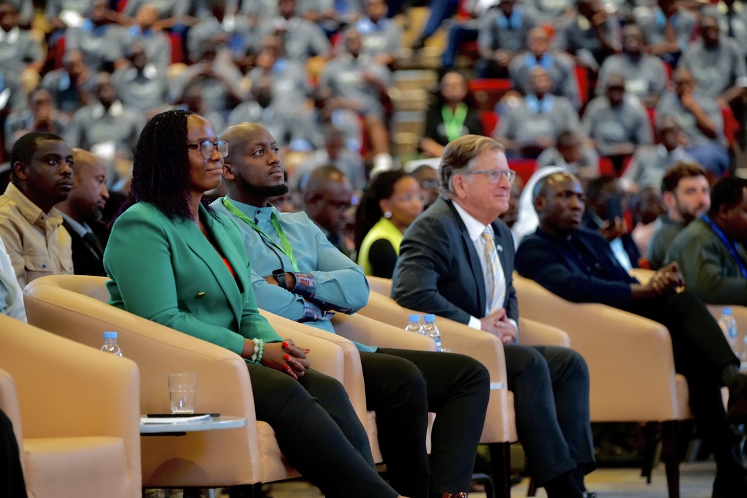 CB4E5DE5-BAE6-41AE-BB20-19E749EACB74_1_105_c